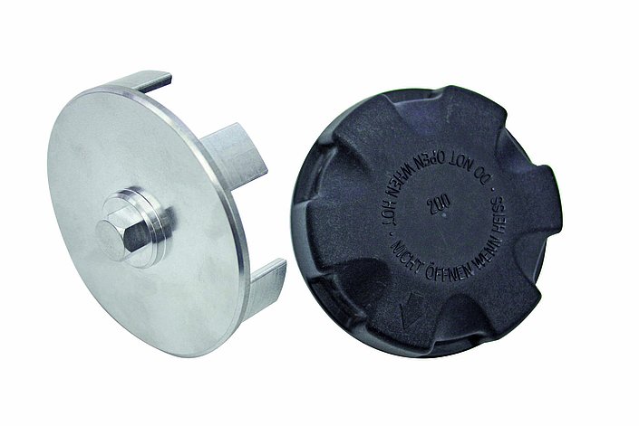 Cooler lid removal tool for BMW